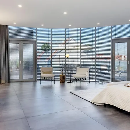 Luxus Penthouse Ueber Den Daechern Von *